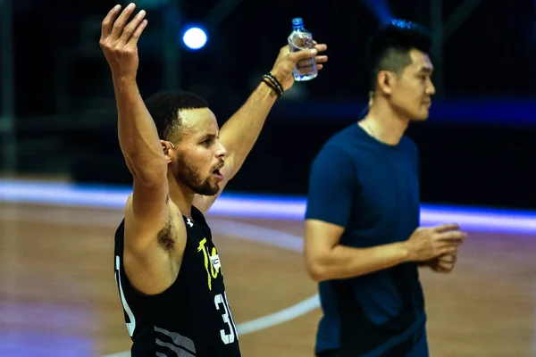 Nba Αστέρι Stephen Curry Των Γκόλντεν Στέιτ Γουόριορς Φοιτά Μιας — Φωτογραφία Αρχείου