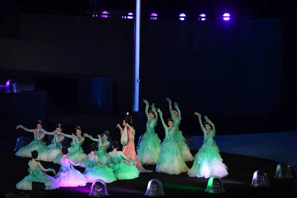 Artistas Chinos Actúan Espectáculo Minutos Hangzhou Durante Ceremonia Clausura Los —  Fotos de Stock