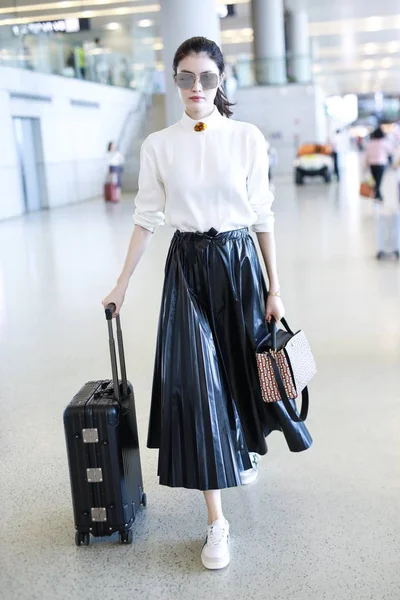 Китайські Моделі Він Sui Або Sui Він Приходить Міжнародного Аеропорту — стокове фото