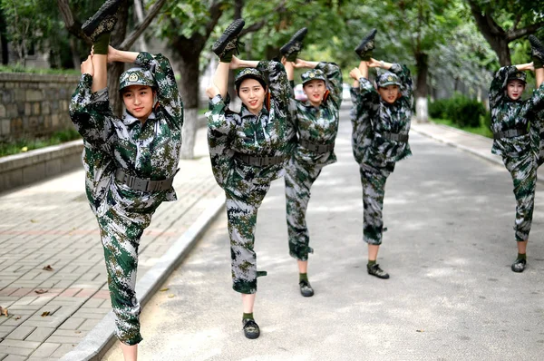 Chinesische Rekruten Nehmen Einem Militärischen Training Der Normalen Universität Von — Stockfoto