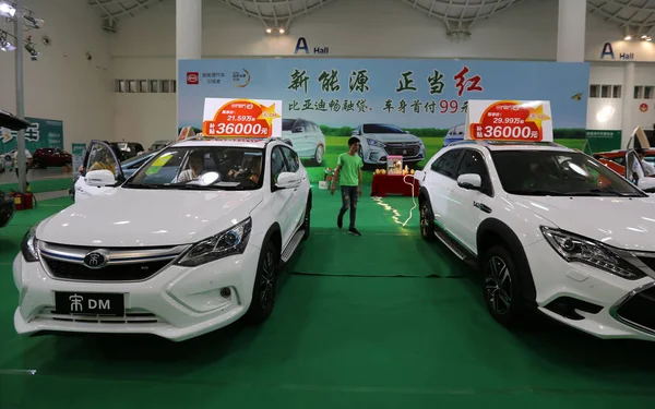 Byd Elektromos Járművek Kijelzőn Alatt Autókiállítás Haikou Város Dél Kínai — Stock Fotó