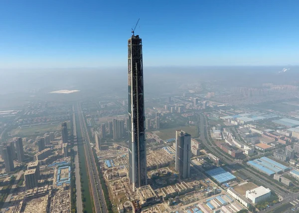 Hoogbouw Wolkenkrabbers Worden Gezien Vaag Zware Mist Tianjin China September — Stockfoto
