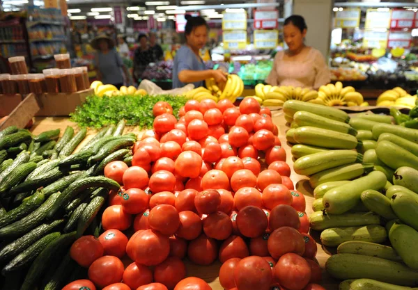 Les Clients Achètent Des Fruits Dans Supermarché Fuyang Dans Province — Photo