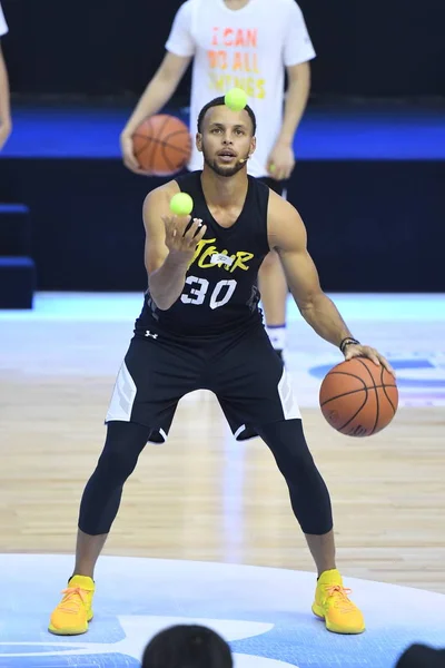 Gwiazda Nba Stephen Curry Golden State Warriors Uczęszcza Spotkanie Fan — Zdjęcie stockowe