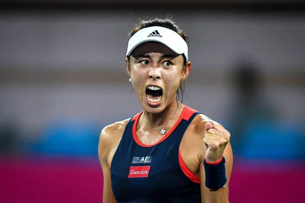 Wang Qiang Chine Réagit Après Avoir Marqué Contre Fiona Ferro — Photo