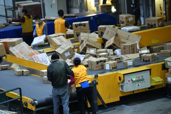 Chinese Workers Deal Parcels Most Which Prepared Singles Day Online — Stock Photo, Image