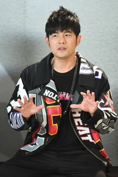 Taiwanese Singer Actor Jay Chou Receives Interview Variety Show Dunk — Stock Photo, Image