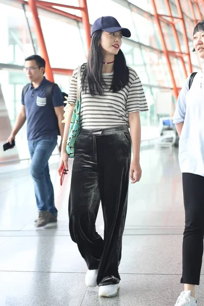 Chinese Actress Yao Chen Arrives Beijing Capital International Airport Departure — Stock Photo, Image