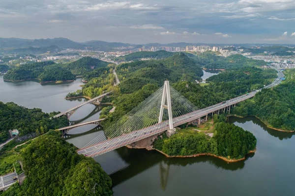 Uma Vista Aérea Ponte Hongfenghu Ponte Lago Hongfeng Cidade Qingzhen — Fotografia de Stock