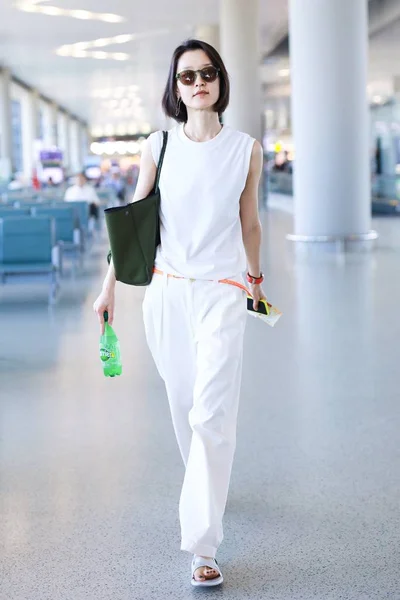 Supermodelo China Juan Fotografiada Aeropuerto Shanghai China Agosto 2018 — Foto de Stock
