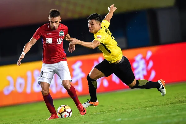 브라질의 선수가 중국의 2018 Csl 그들의 라운드 경기에서 Evergrande Taobao의 — 스톡 사진