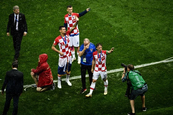 Luka Modric Második Jobbra Csapattársak Horvátország Köszönt Nézők Után Franciaország — Stock Fotó