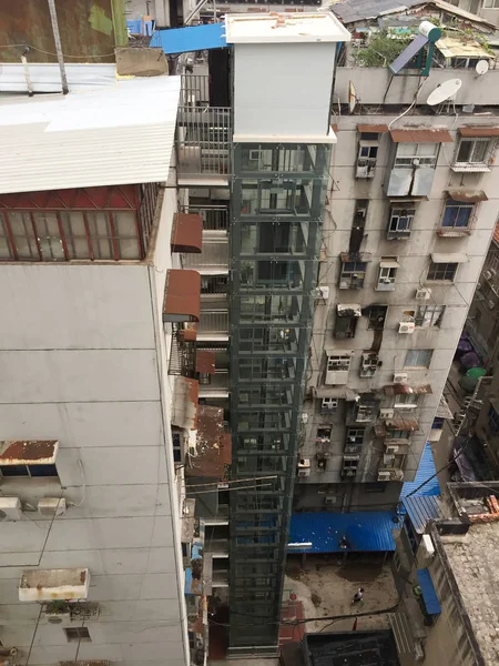 Vista Elevador Turístico Construído Por 136 Famílias Fachada Prédio Residencial — Fotografia de Stock