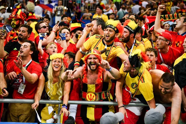 2018年7月2日 比利时在俄罗斯罗斯托夫举行的2018年亚足联世界杯上 在他们的16轮比赛中击败日本后 比利时球迷庆祝 — 图库照片