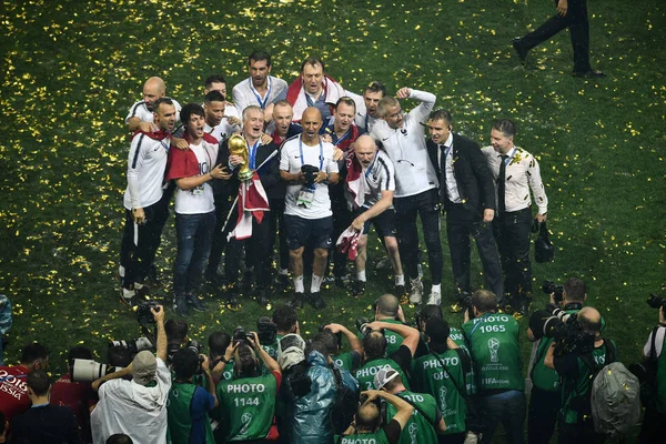 フランスのヘッド コーチ ディディエデ シャン ワールド カップ トロフィーと共にポーズをとるフランス 2018 Fifa ワールド — ストック写真