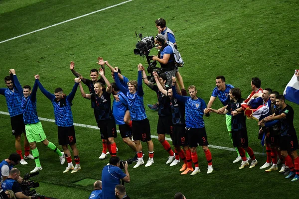 Игроки Хорватии Приветствуют Болельщиков После Победы Над Англией Полуфинальном Матче — стоковое фото