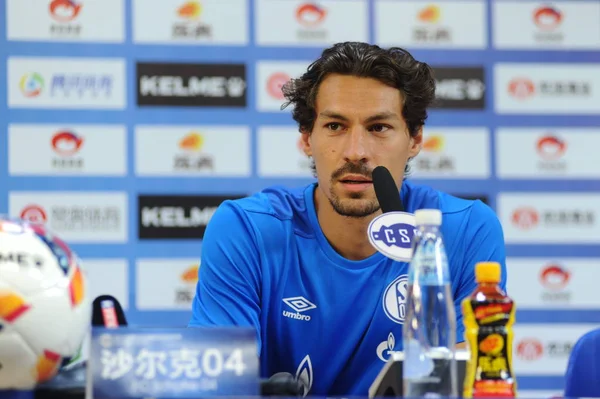 Benjamin Stambouli Del Schalke Asiste Una Conferencia Prensa Antes Partido — Foto de Stock