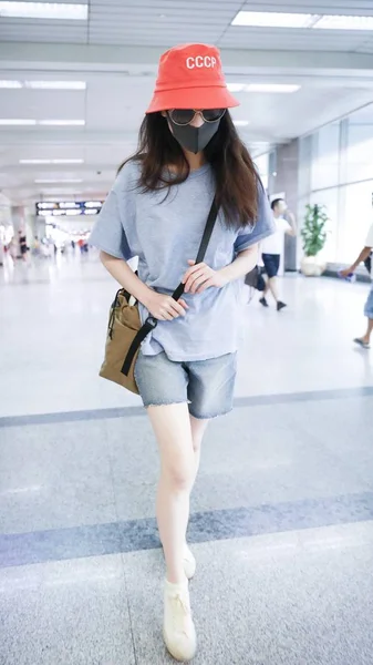 Chinese Actress Arrives Airport Shanghai China July 2018 — Stock Photo, Image