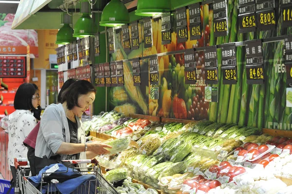 Klienci Sklep Dla Warzyw Supermarkecie Mieście Nanjing Wschodnia Chiny Prowincji — Zdjęcie stockowe