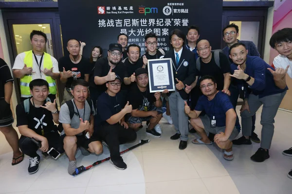 Китайський Ентузіастів Поза Сертифікат Найбільших Світло Малювання Вони Створили Wangfujing — стокове фото