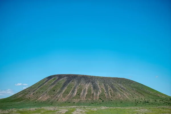 2018年8月18日 中国北部内蒙古自治区查哈尔右后旗乌兰哈达火山群5号火山景观 — 图库照片