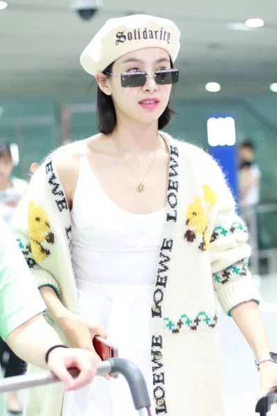 Chinese Zangeres Actrice Victoria Song Song Qian Arriveert Bij Beijing — Stockfoto