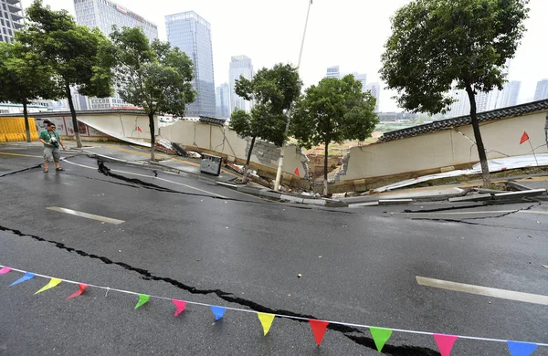 Veduta Del Luogo Dell Incidente Dopo Crollo Stradale Cantiere Nella — Foto Stock