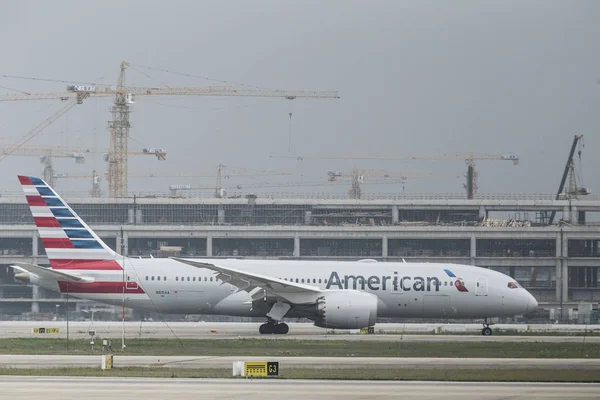 Jet Plane American Airlines Seen Shanghai Pudong International Airport Shanghai — Stock Photo, Image