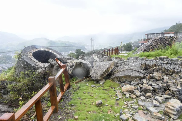 Исторический Памятник Плавки Квасцов Поврежден Сильным Ветром Вызванным Тайфуном Мария — стоковое фото