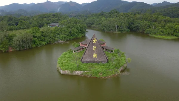 Vue Aérienne Une Île Abandonnée Avec Bâtiment Forme Triangle Une — Photo