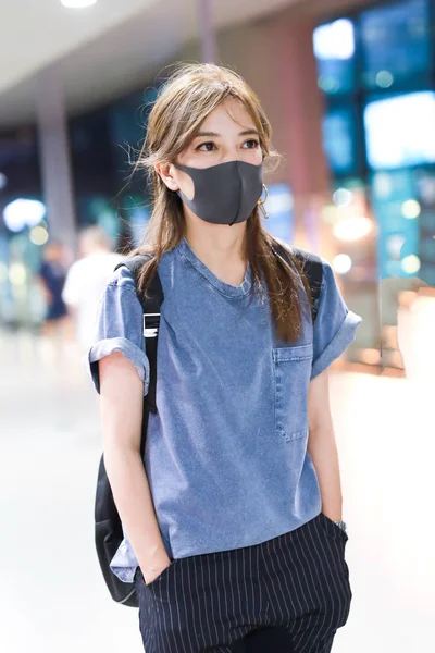 Chinese Actress Zhao Wei Pictured Airport Shanghai China July 2018 — Stock Photo, Image