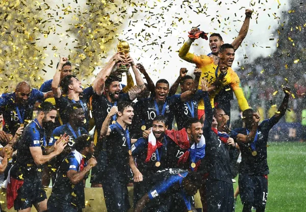 Jogadores Equipe França Comemoram Depois Que França Derrotou Croácia Sua — Fotografia de Stock