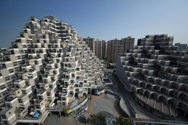 Nézet Piramis Szerű Komplex Álló Három Irodaházak Kunsan Kína Keleti — Stock Fotó
