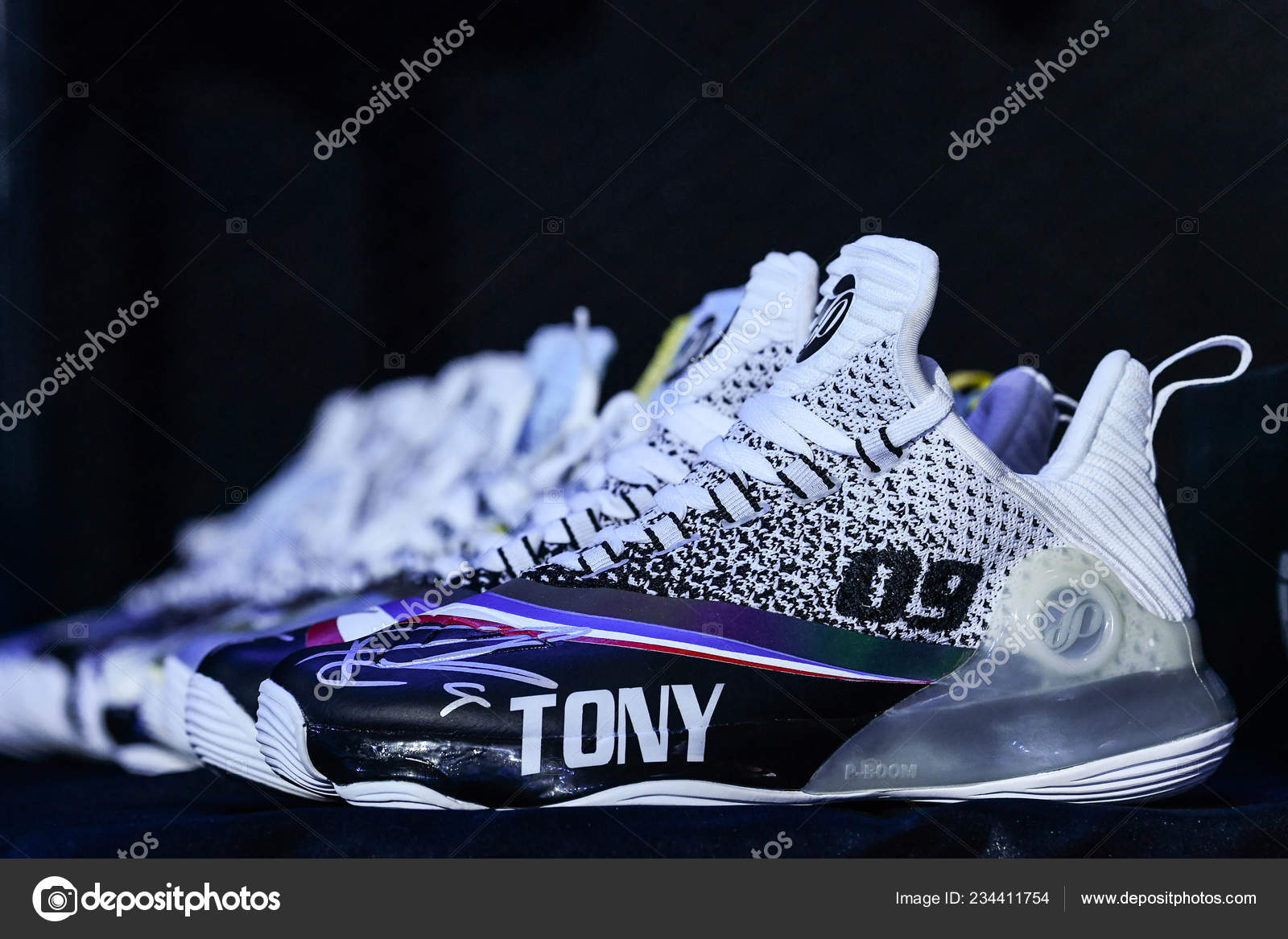 tony parker shoes