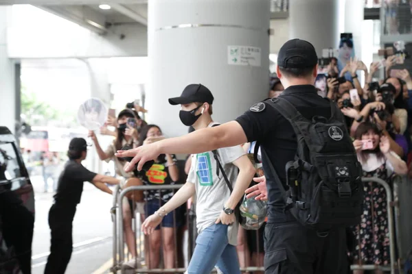 Miembros Del Grupo Chicos Surcoreanos Wanna One Llegan Aeropuerto Internacional —  Fotos de Stock