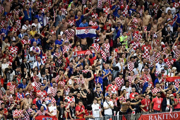 Chorvatský Fotbalový Fanoušci Slaví Mario Mandzukic Chorvatska Gól Proti Anglii — Stock fotografie