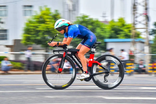 Ein Triathlet Nimmt Schwimmwettkampf Während Des Ironman Qujing 2018 Der — Stockfoto