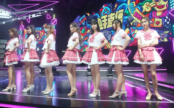 Chiński Showgirls Stwarzają Podczas Chiny Digital Entertainment Expo Znany Również — Zdjęcie stockowe