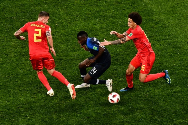 Blaise Matuidi França Centro Desafia Toby Alderweireld Esquerda Axel Witsel — Fotografia de Stock