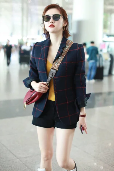 Kinesisk Skådespelerska Jing Tian Anländer Beijing Capital International Airport Före — Stockfoto