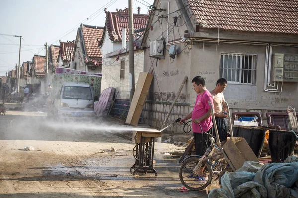 Les Villageois Nettoient Leurs Propriétés Après Les Inondations Causées Par — Photo