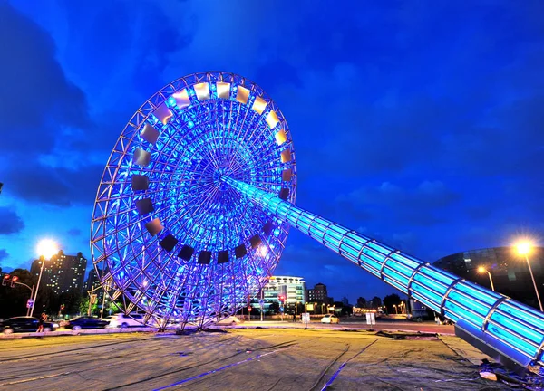 Giant Steel Sculpture Named Light Orient Pictured Century Avenue Pudong — Stock Photo, Image