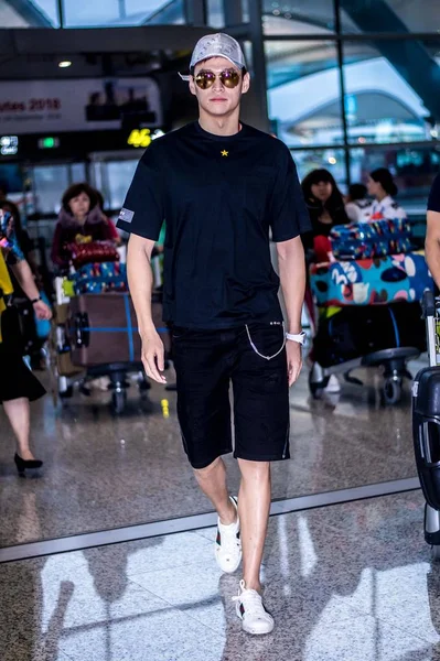 Kinesiska Simning Star Sun Yang Avbildas Guangzhou Baiyun International Airport — Stockfoto