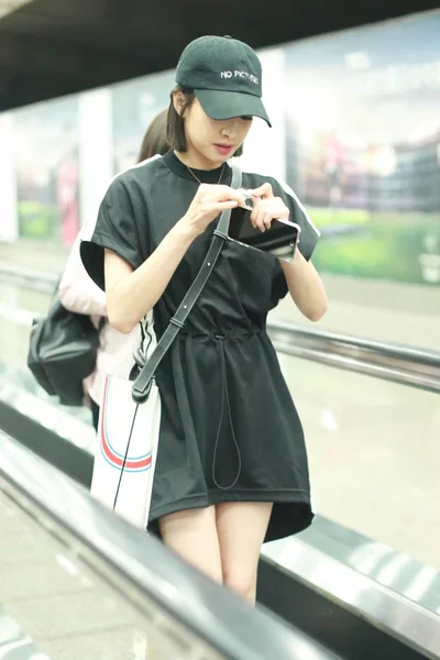 Chinese Zangeres Actrice Victoria Song Song Qian Afgebeeld Als Beijing — Stockfoto