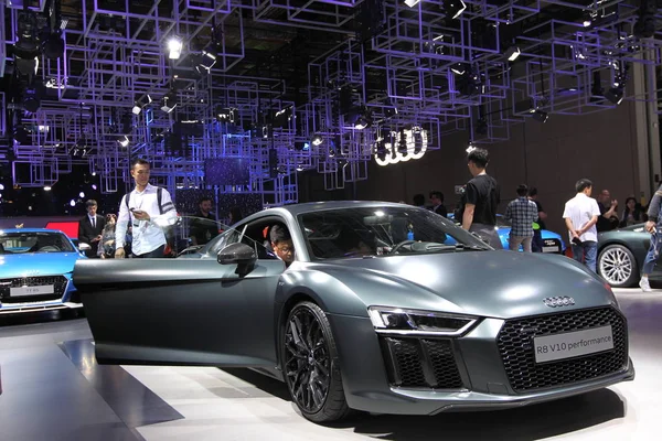 Une Audi V10 Est Exposée Lors 17E Salon International Industrie — Photo