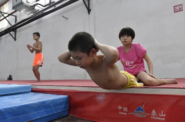 Children Take Part Gymnastic Training Nanchang Gymnastic Gymnasium Nanchang City — Stock Photo, Image