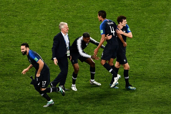 Frankreichs Nationaltrainer Didier Deschamps Feiert Mit Seinen Spielern Nach Dem — Stockfoto
