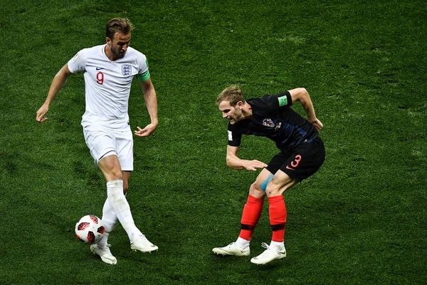 Harry Kane Inglaterra Izquierda Desafía Ivan Strinic Croacia Partido Semifinales — Foto de Stock