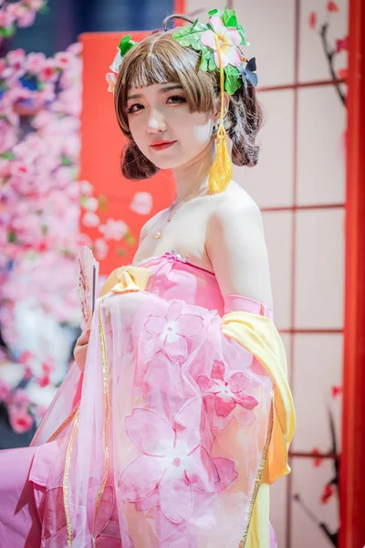 Chiński Statystka Ubrany Stroju Cosplay Pozach Podczas Chiny Digital Entertainment — Zdjęcie stockowe