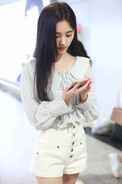 Cantante Attrice Cinese Jingyi Arriva All Aeroporto Internazionale Beijing Capital — Foto Stock